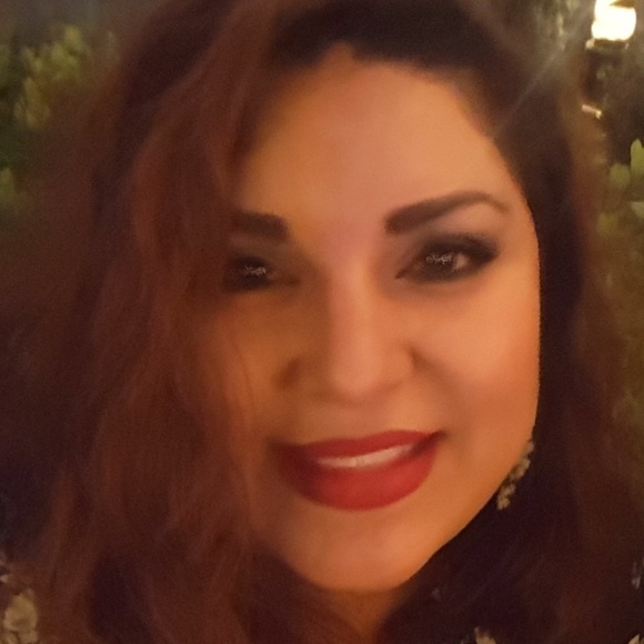 Meet your Posher, Clarise - Picture 1 of 2